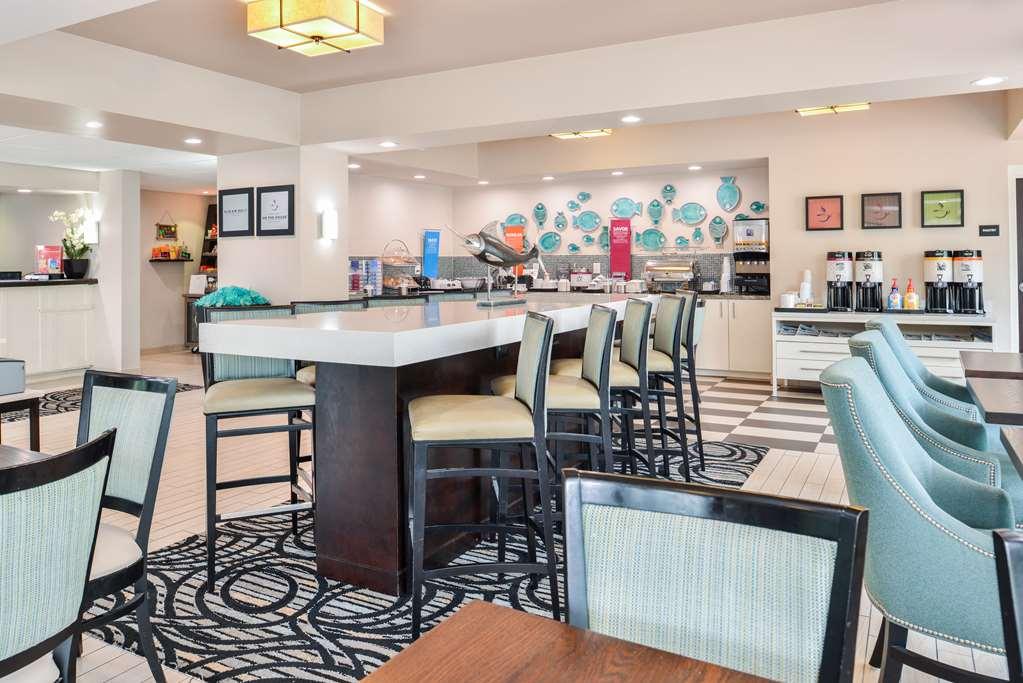 Hampton Inn Vero Beach Outlets Ресторант снимка